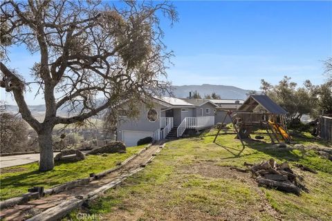 Tiny photo for 29300 Elkhorn Place, Tehachapi, CA 93561 (MLS # SR25273263)