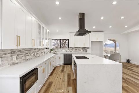 Tiny photo for 29300 Elkhorn Place, Tehachapi, CA 93561 (MLS # SR25273263)