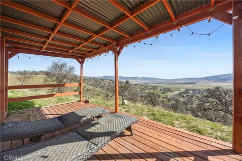 Tiny photo for 29300 Elkhorn Place, Tehachapi, CA 93561 (MLS # SR25273263)