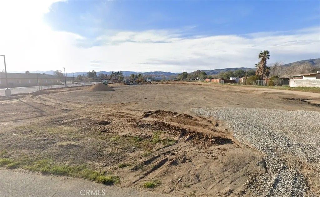 Photo of 1224 E Avenue Q13, Palmdale, CA 93550 (MLS # SR25260182)