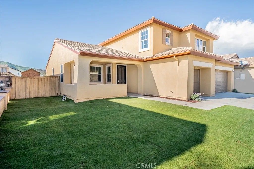 Photo of 230 Northwood Ave, San Jacinto, CA 92582 (MLS # OC26005583)