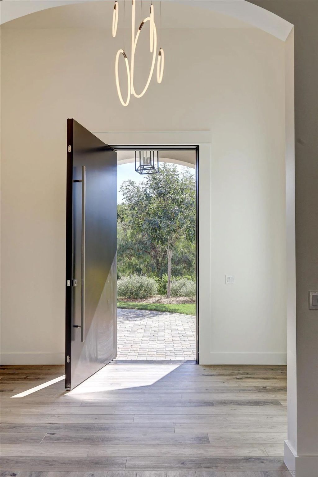 Photo of 5808 Lake Vista Dr, Bonsall, CA 92003 (MLS # 250044248)