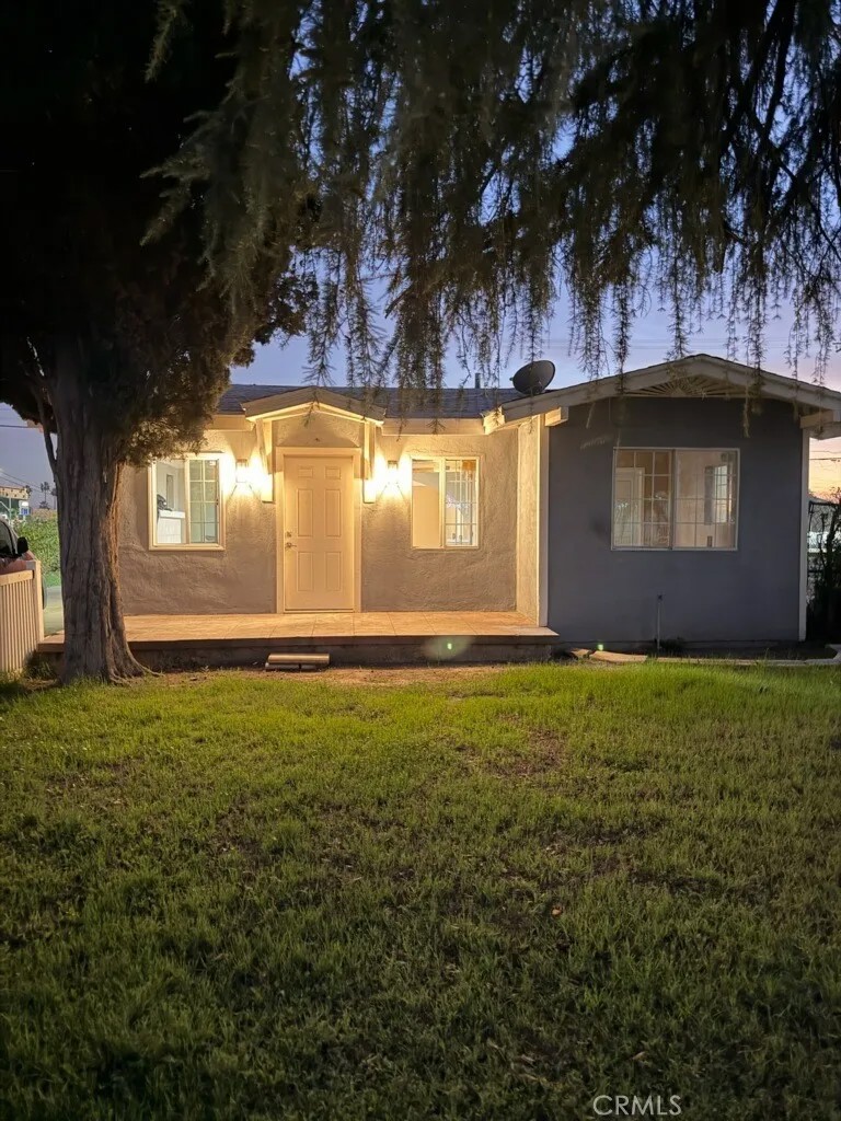 215 W 23rd