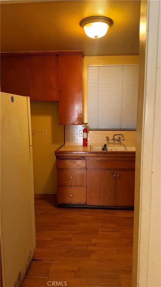 947 E Broadway 2