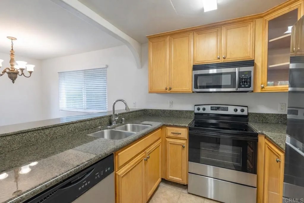1145 Helix St 13