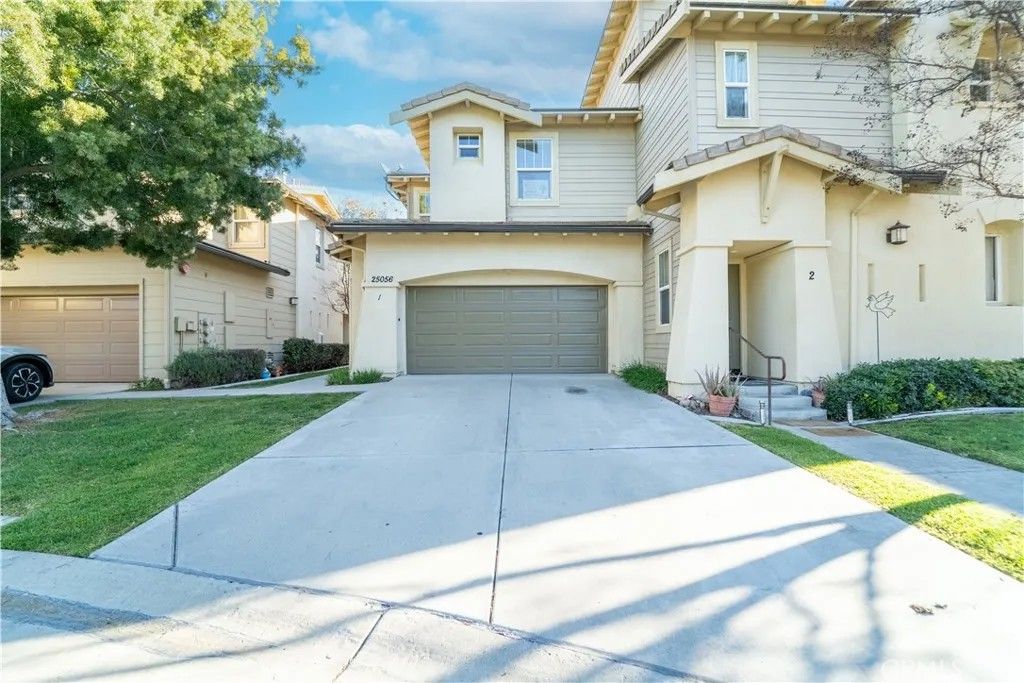 Photo of 25056 Driftoak St, Murrieta, CA 92562 (MLS # SW26034037)