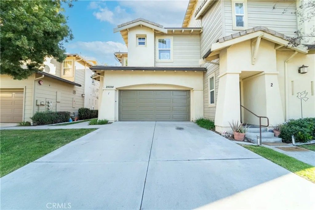 Photo of 25056 Driftoak St, Murrieta, CA 92562 (MLS # SW26034037)