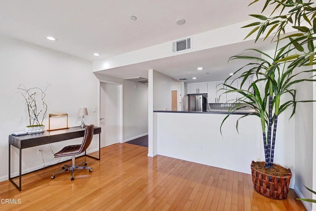 Photo of 159 W Green Street #408, Pasadena, CA 91105 (MLS # P1-25337)