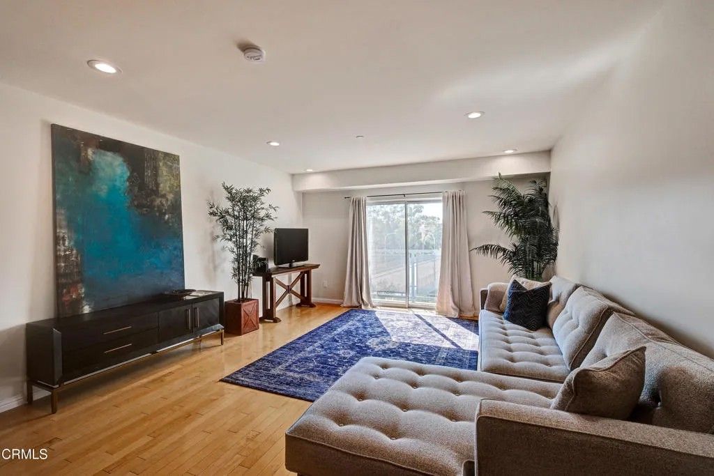 Photo of 159 W Green Street #408, Pasadena, CA 91105 (MLS # P1-25337)