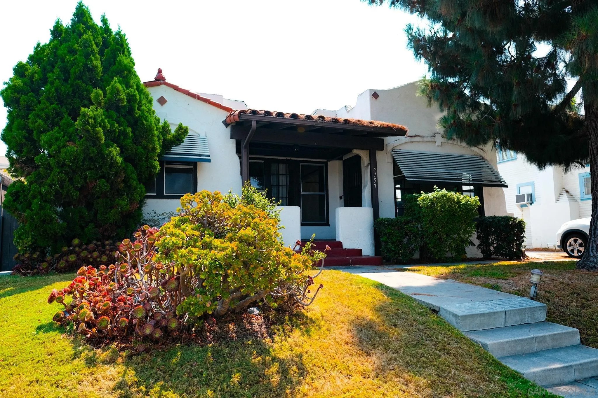 4757 Kensington Dr