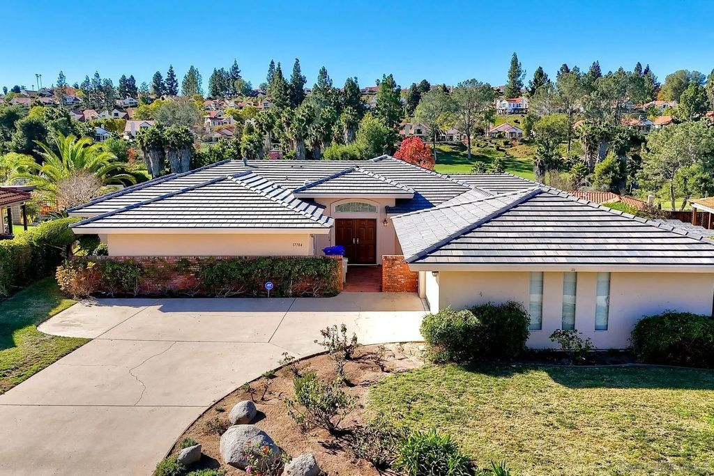 Photo of 17784 Via Graacia, San Diego, CA 92128 (MLS # 260003291)