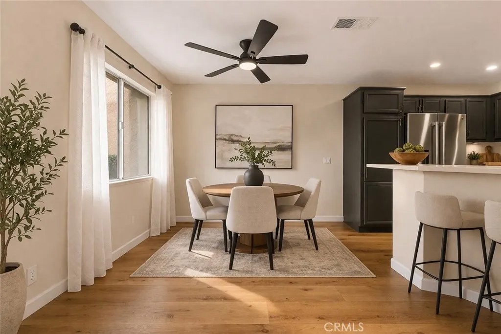 2588 Avenida Del Vista J202