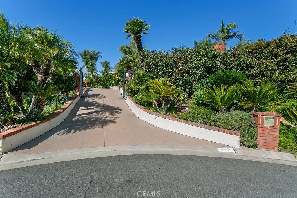 18811 Ridgeview