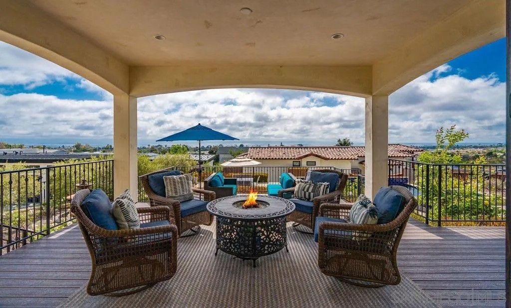 Photo of 604 Camino De Orchidia, Encinitas, CA 92024 (MLS # 250040237)