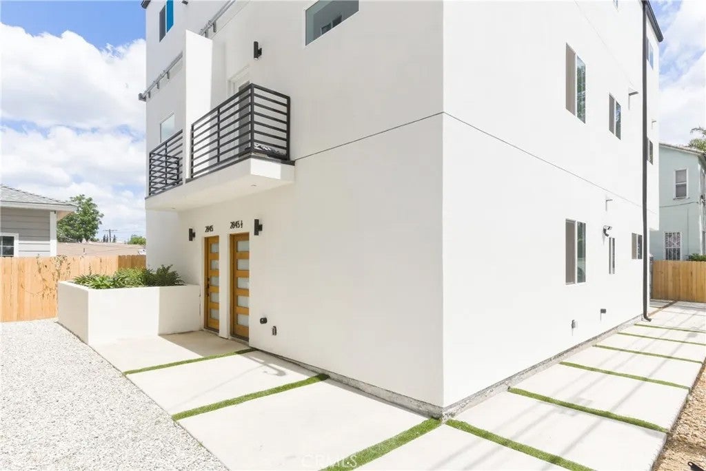 2843 Folsom