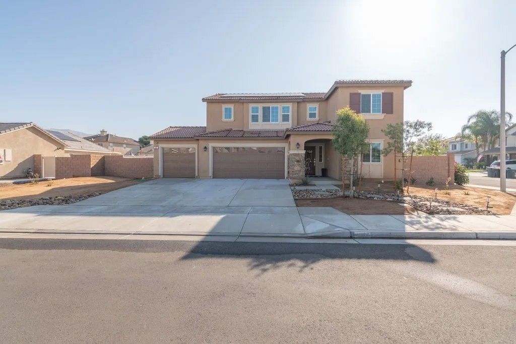 Photo of 387 Sunny Ridge, San Jacinto, CA 92582 (MLS # SW25228978)