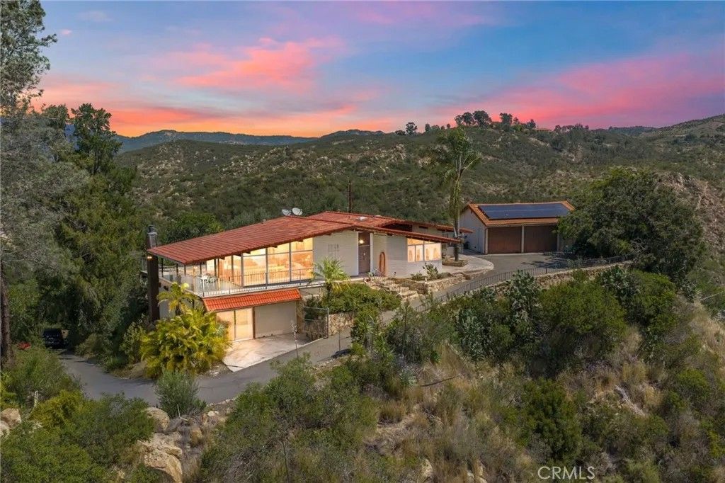 Photo of 39435 De Luz Rd, Fallbrook, CA 92028 (MLS # NP26095267)