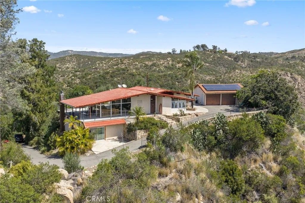 Photo of 39435 De Luz Rd, Fallbrook, CA 92028 (MLS # NP26095267)