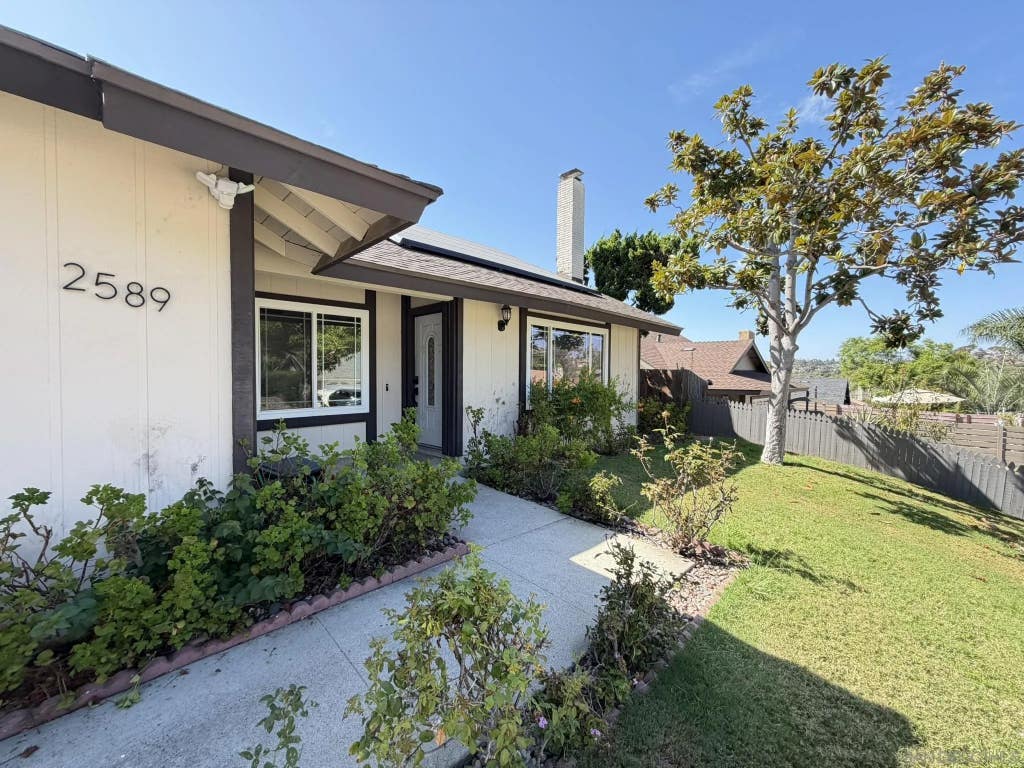 Photo of 2589 Joann Dr, Oceanside, CA 92056 (MLS # 260019377)