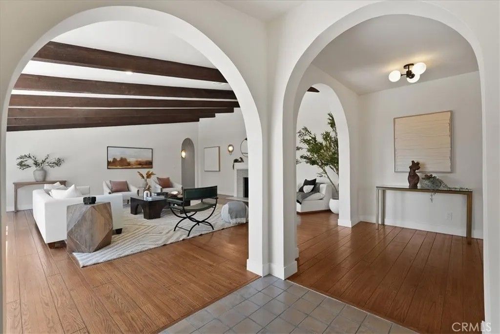 Photo of 7404 Woodrow Wilson Drive, Hollywood Hills, CA 90046 (MLS # GD25279439)