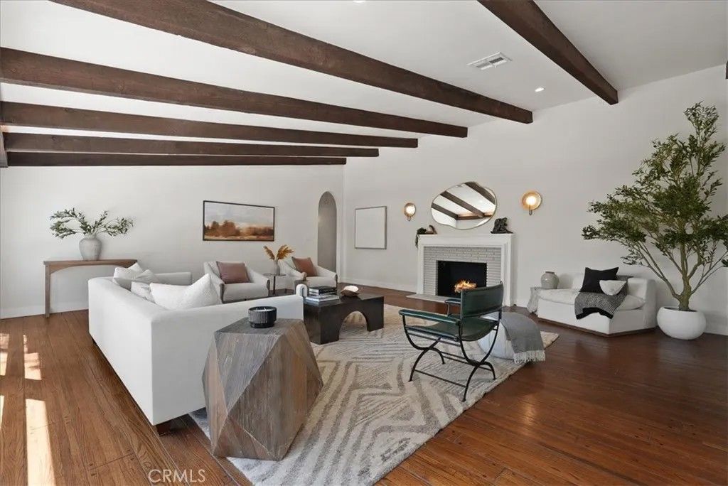 Photo of 7404 Woodrow Wilson Drive, Hollywood Hills, CA 90046 (MLS # GD25279439)