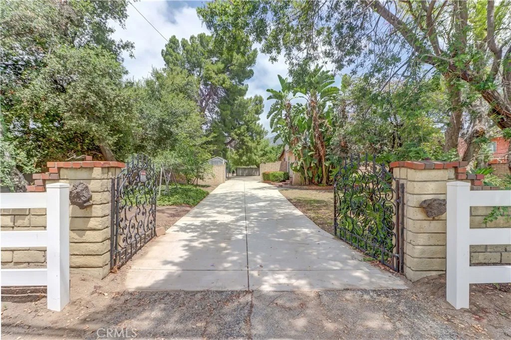 435 E Baseline Road