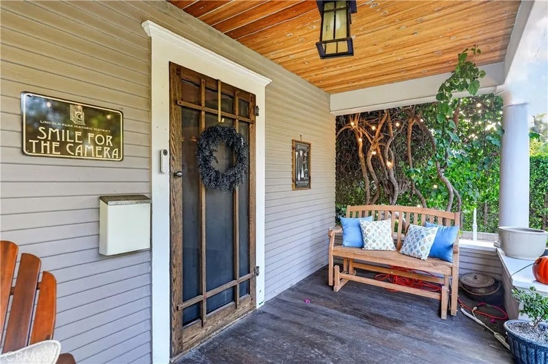 410 E Alvarado