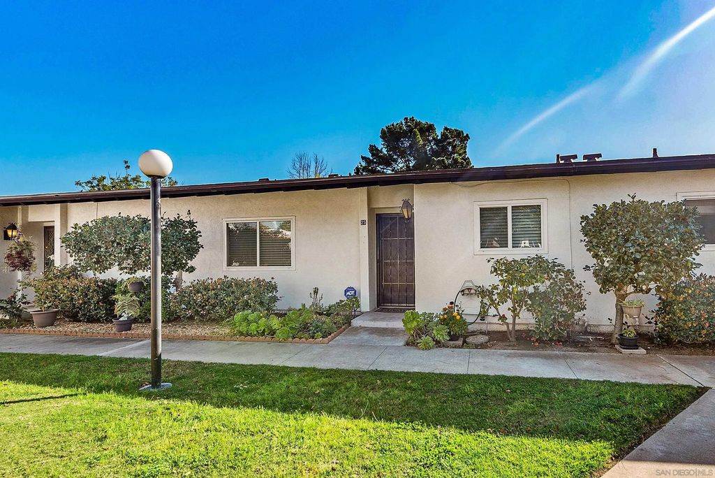 Photo of 16566 Caminito Vecinos #25, San Diego, CA 92128 (MLS # 260005388)