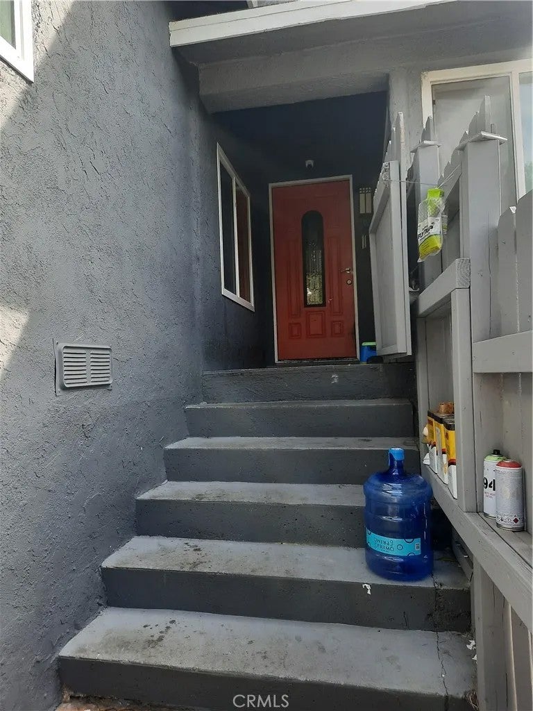2066 el moran Street East