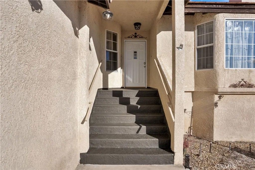 Photo of 22196 Hoofbeat Way, Canyon Lake, CA 92587 (MLS # SW26010007)