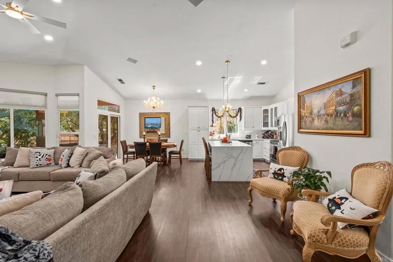 28315 Meadow Glen Way West