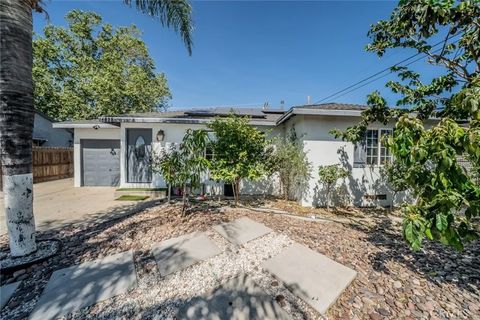 Photo of 14828 Ivy Ave, Fontana, CA 92335 (MLS # CV26059265)