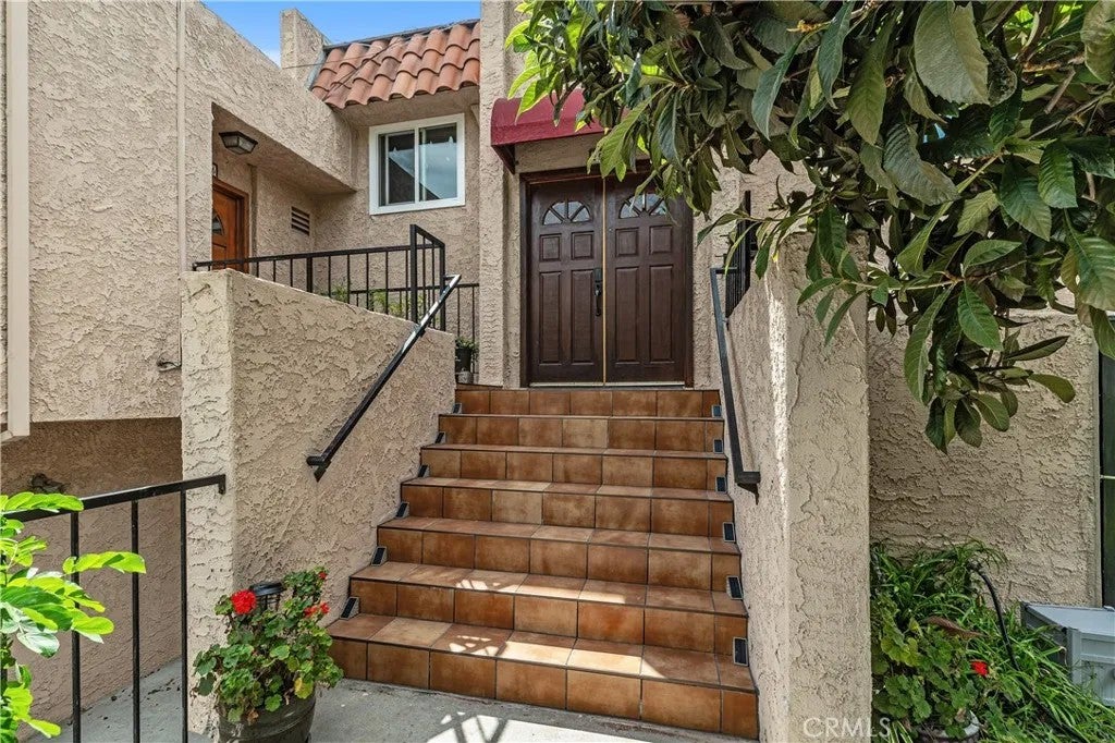 2504 Skyline Drive