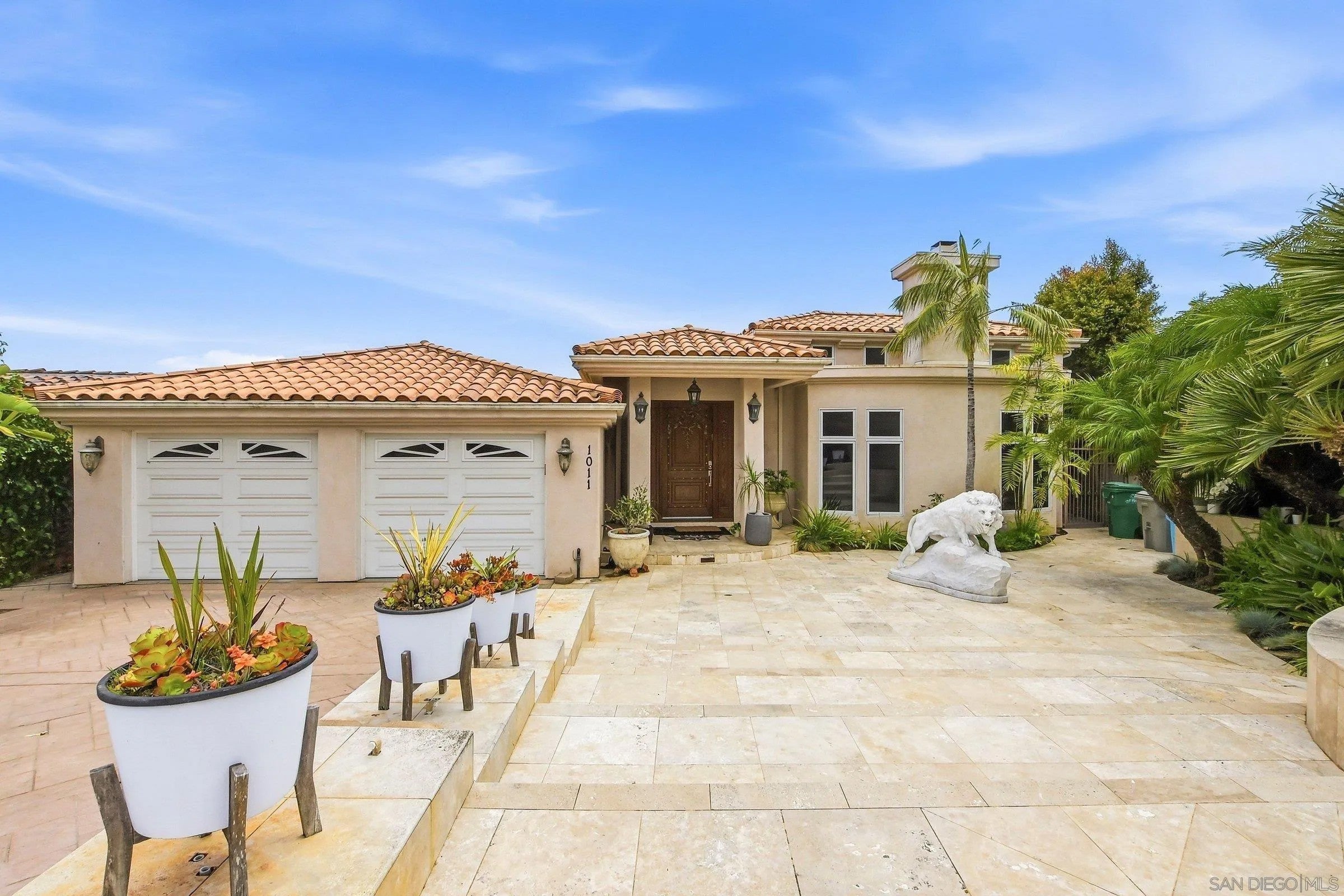 1011 Avenida Amantea