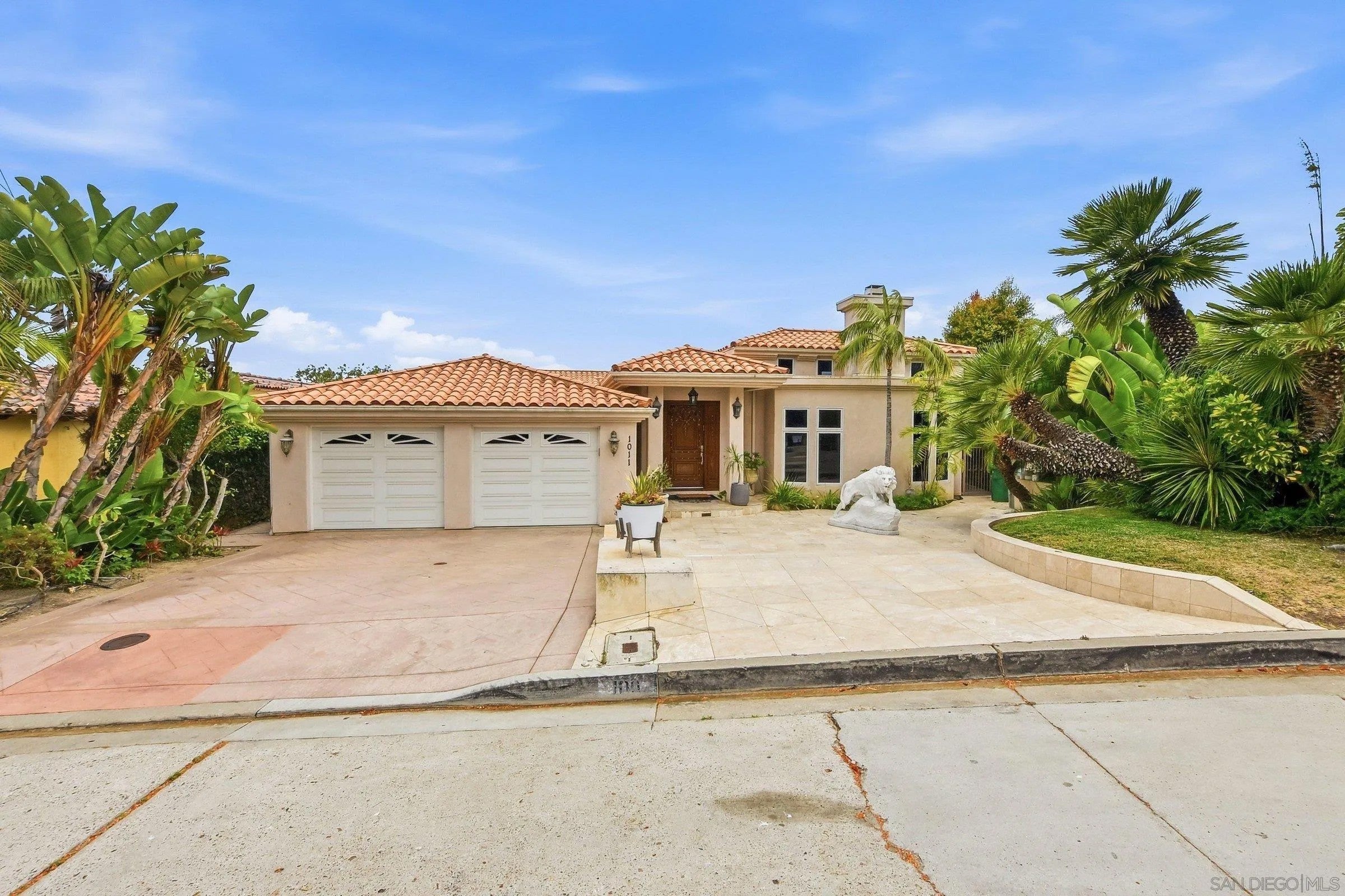 1011 Avenida Amantea