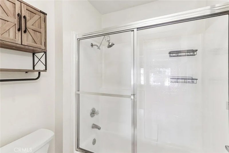 5535 Canoga 209