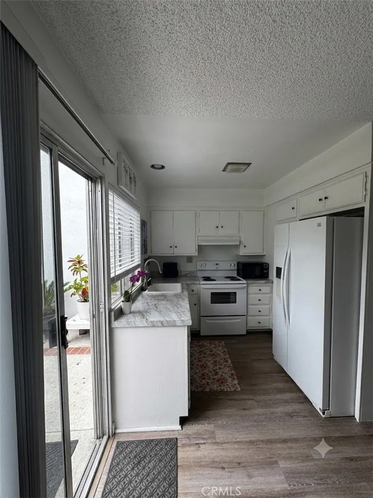 3875 Vista Campana South