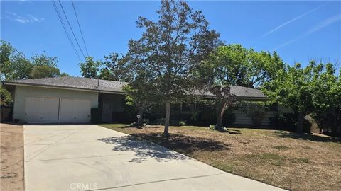 Photo of 11817 Peach Tree Cir, Yucaipa, CA 92399 (MLS # IG26089869)