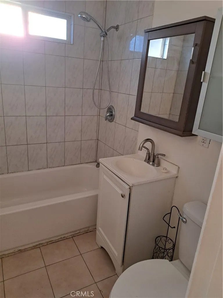 1206 S Palm