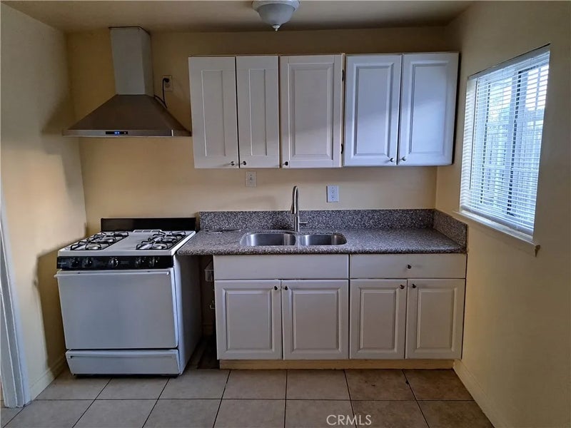 1206 S Palm