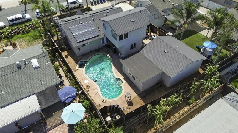 826 Ellen Lane