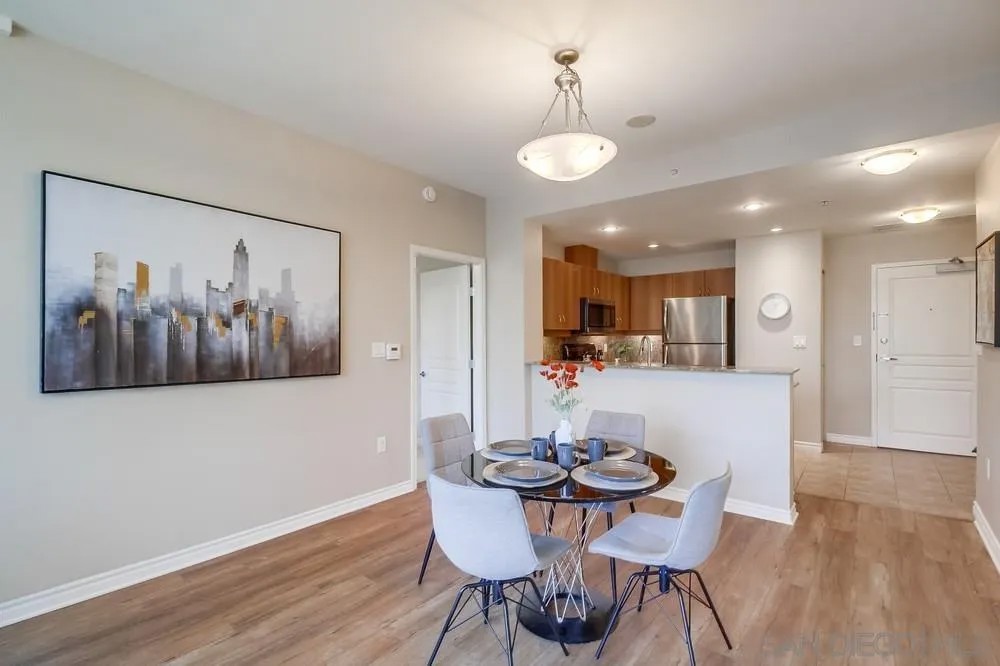 300 W Beech St 1101