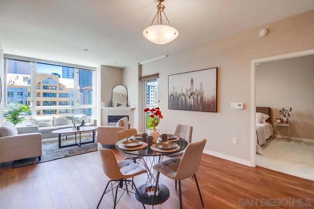 300 W Beech St 1101