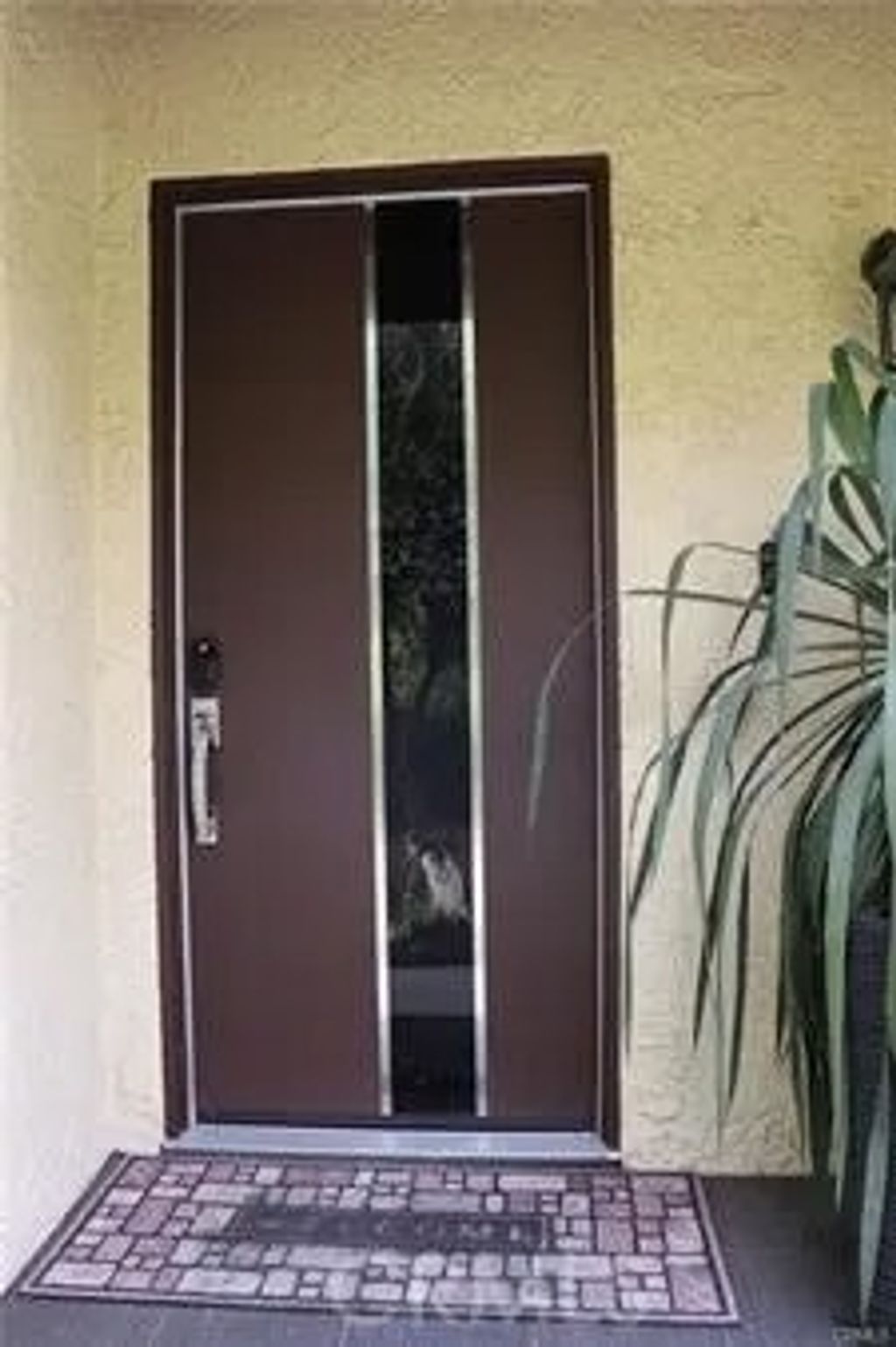 Photo of 9419 Via Patricia, Burbank, CA 91504 (MLS # BB25240606)