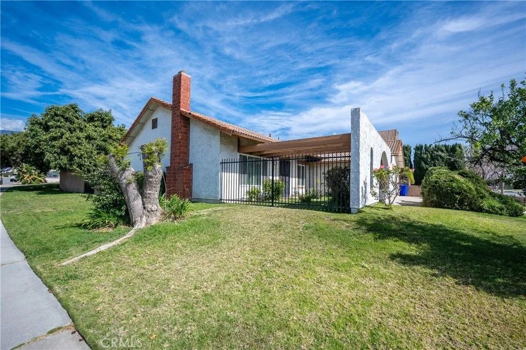 Photo of 10430 Palo Alto St, Rancho Cucamonga, CA 91730 (MLS # SW26052019)