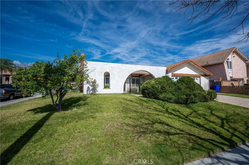 Photo of 10430 Palo Alto St, Rancho Cucamonga, CA 91730 (MLS # SW26052019)