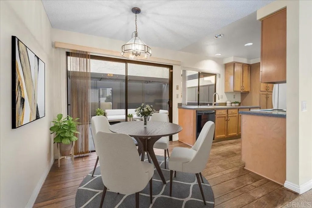 1280 River Vista Row Row