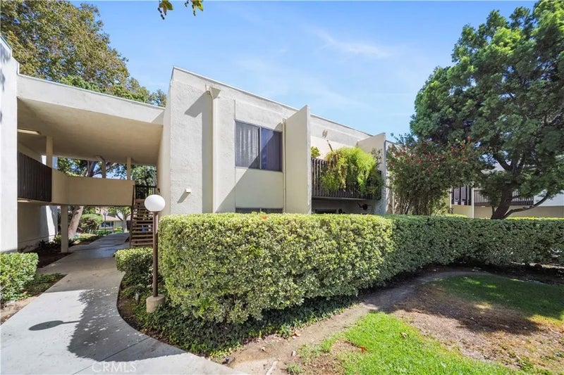 23515 Lyons 261