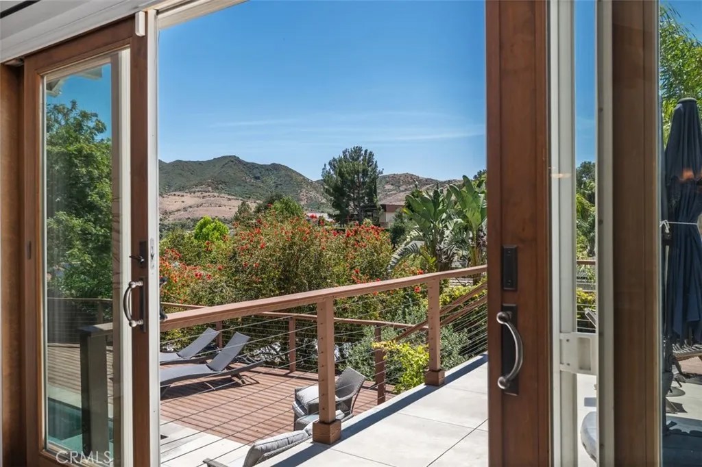 5551 Rainbow Crest
