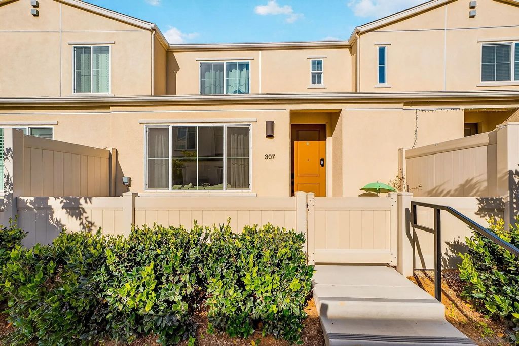 Photo of 307 Seedling Way, Fallbrook, CA 92028 (MLS # 260007984)